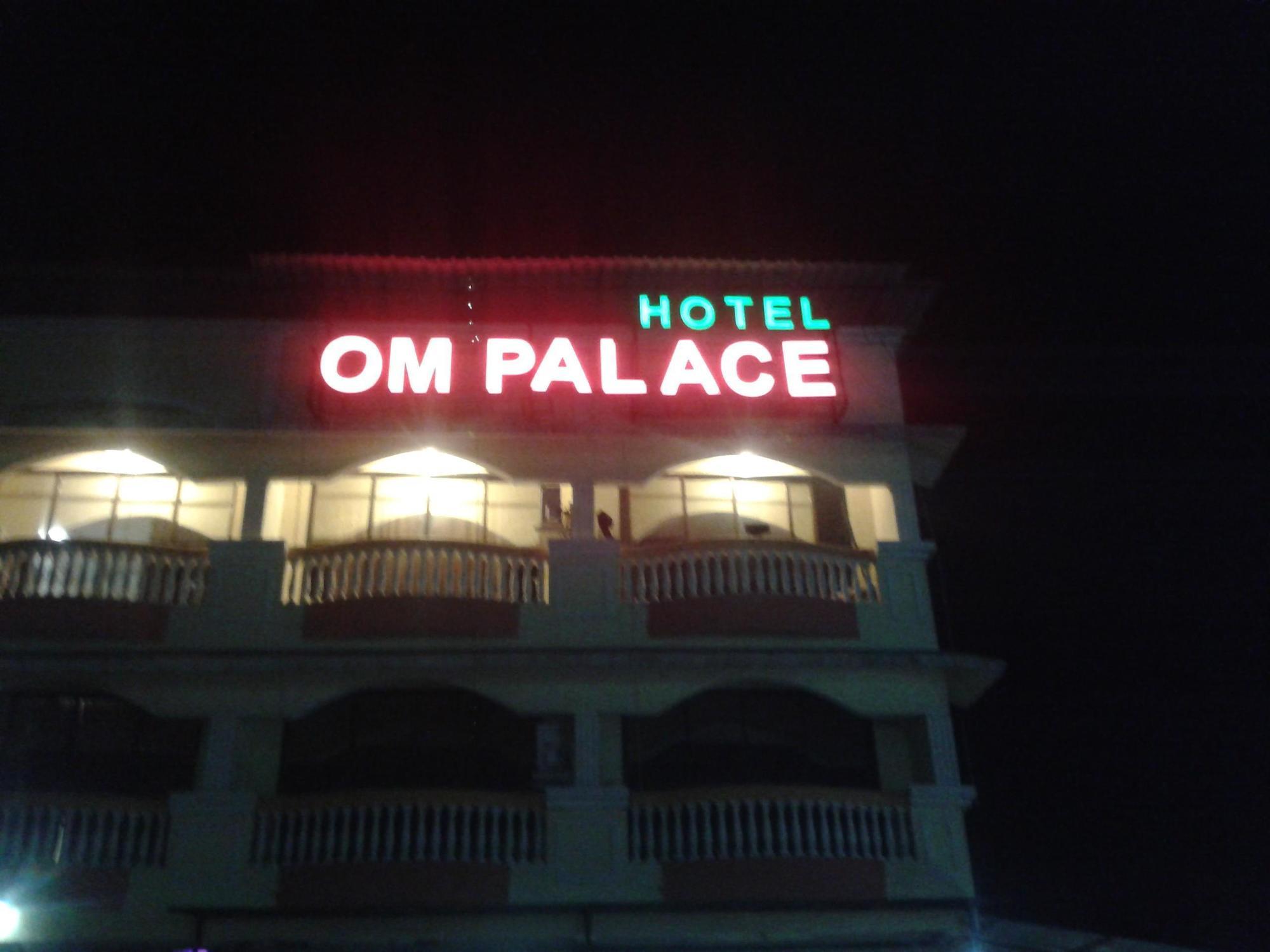 Om Palace Lonavala Kültér fotó